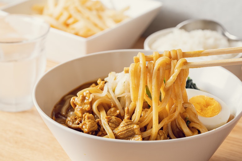 極太麺に絡みつく!カレーラーメン Ruby on