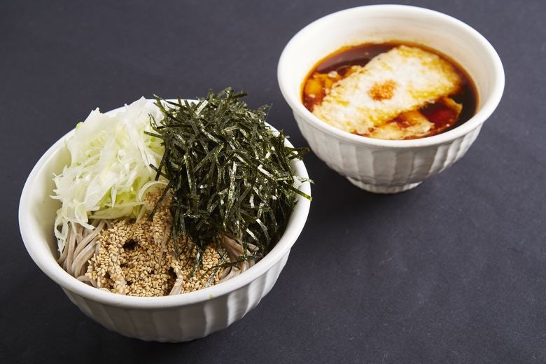 なぜ蕎麦にラー油を入れるのか 池袋南口店 Chompy チョンピー 国内発の新しいフードデリバリー なぜ蕎麦にラー油を入れるのか 池袋南口店 Chompy チョンピー 国内発の新しいフードデリバリー