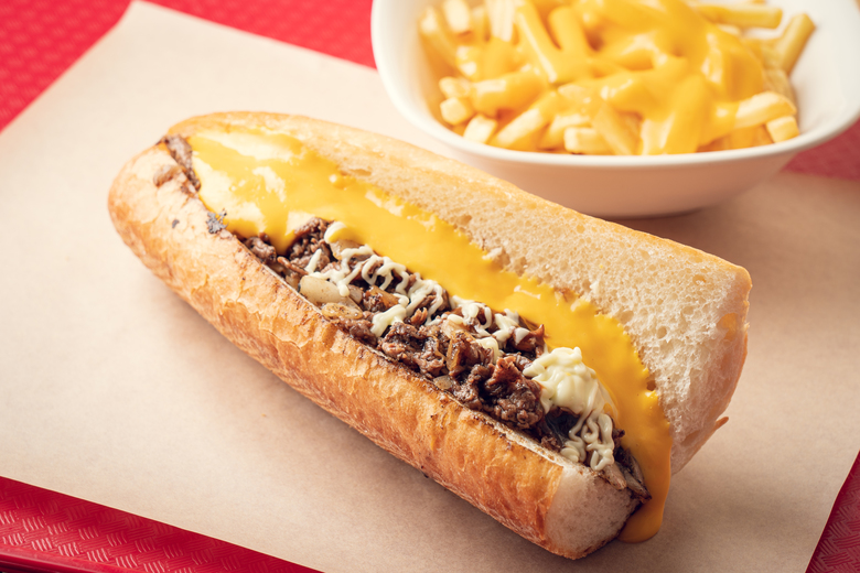 トヨダチーズステーキ q Chompy チョンピー 国内発の新しいフードデリバリー