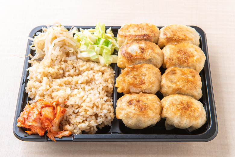 餃子の花は咲く 荻窪店 Chompy チョンピー 国内発の新しいフードデリバリー